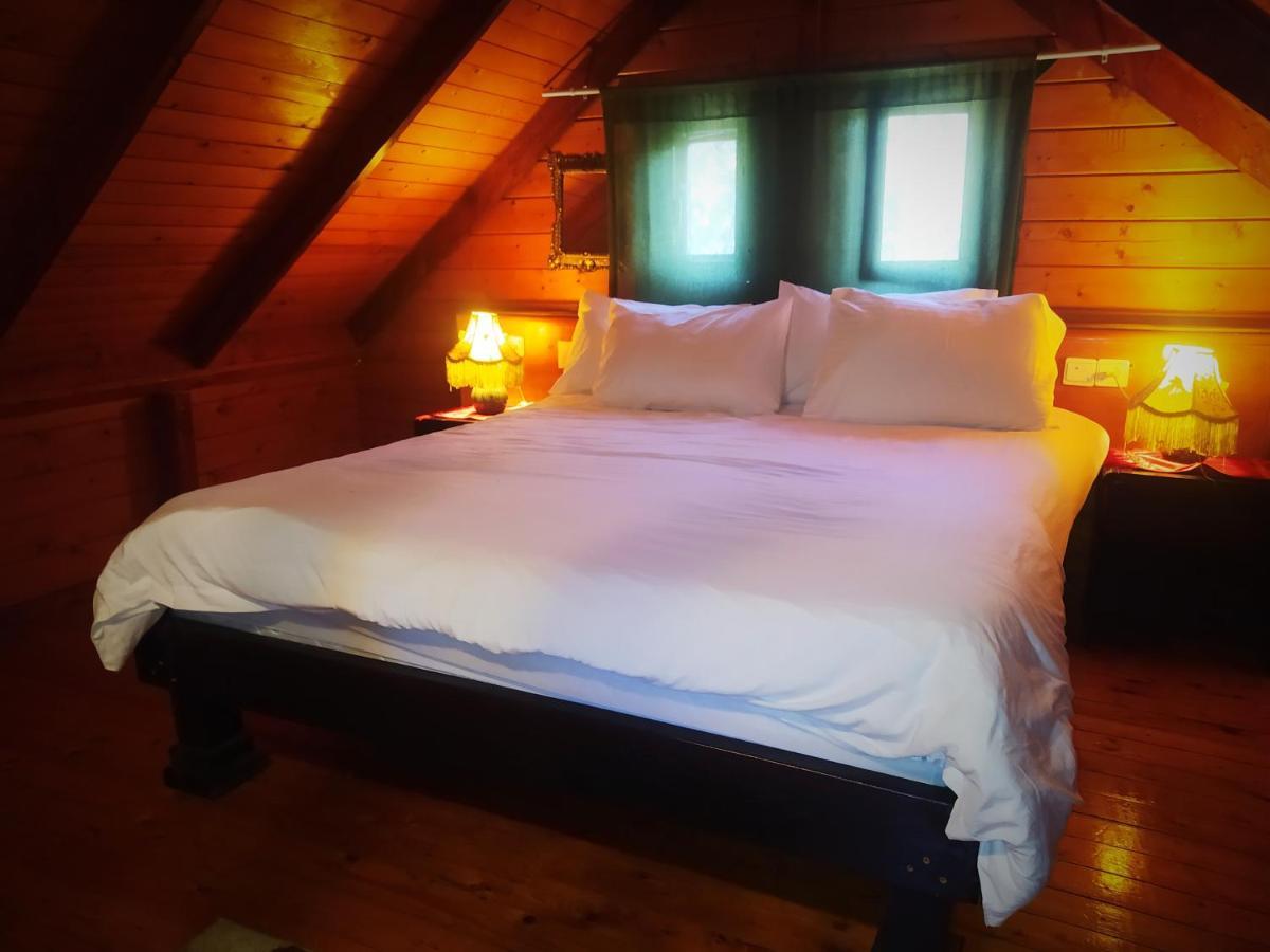 Family Cabin Menaẖemya Extérieur photo