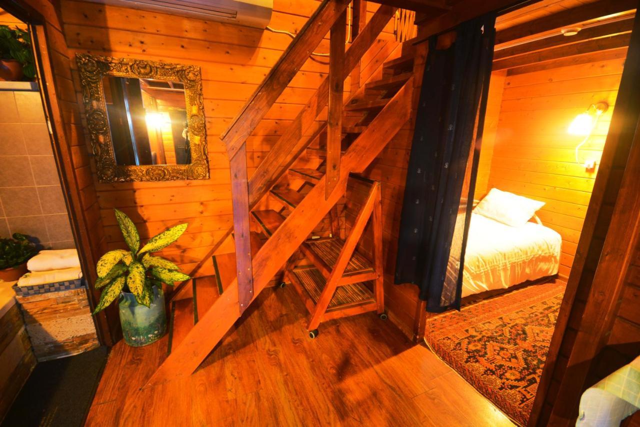 Family Cabin Menaẖemya Extérieur photo